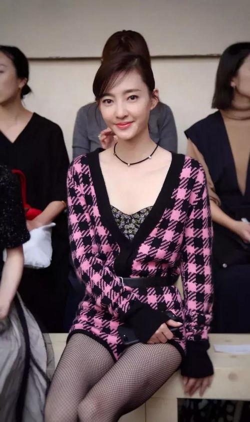 渔网袜明星,揭秘明星们的时尚魅力