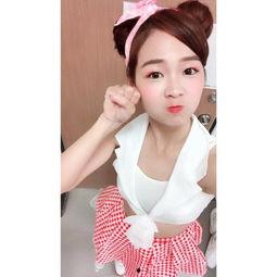 甜心吕小雨化装包表情,化装包表情背后的时尚魅力