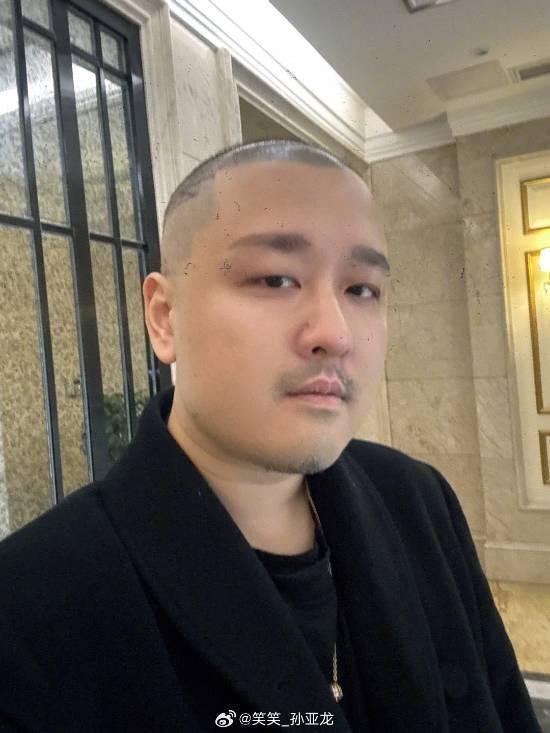 孙亚龙照片,电竞传奇的瞬间定格